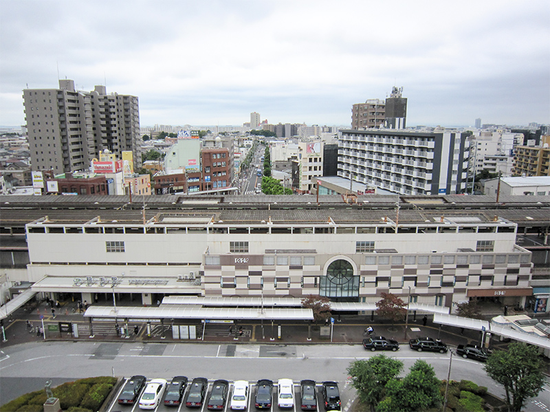 JR稲毛駅東口から望む景色